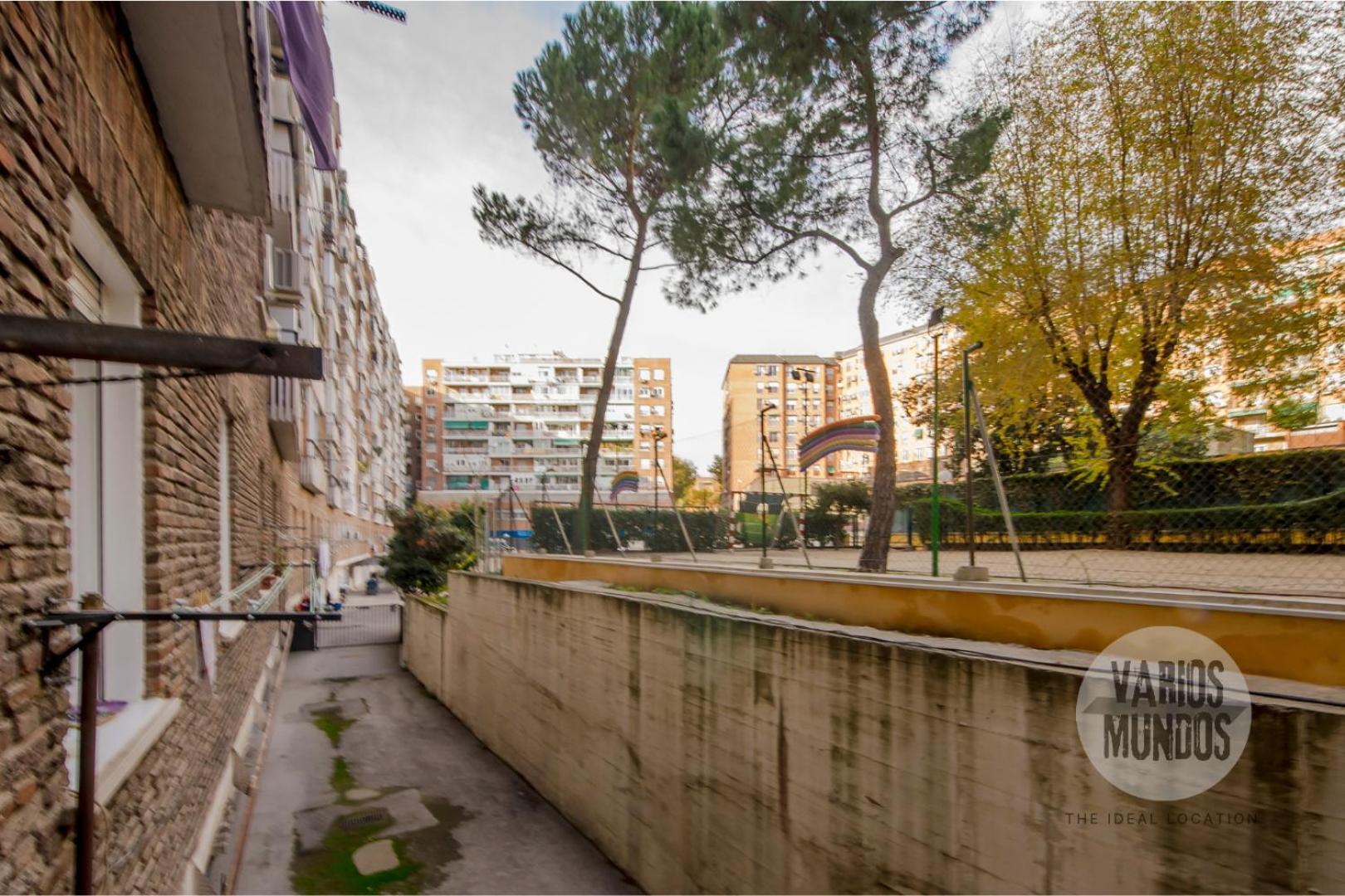 Confort Con Parking 3, Vive La Latina Apartamento *